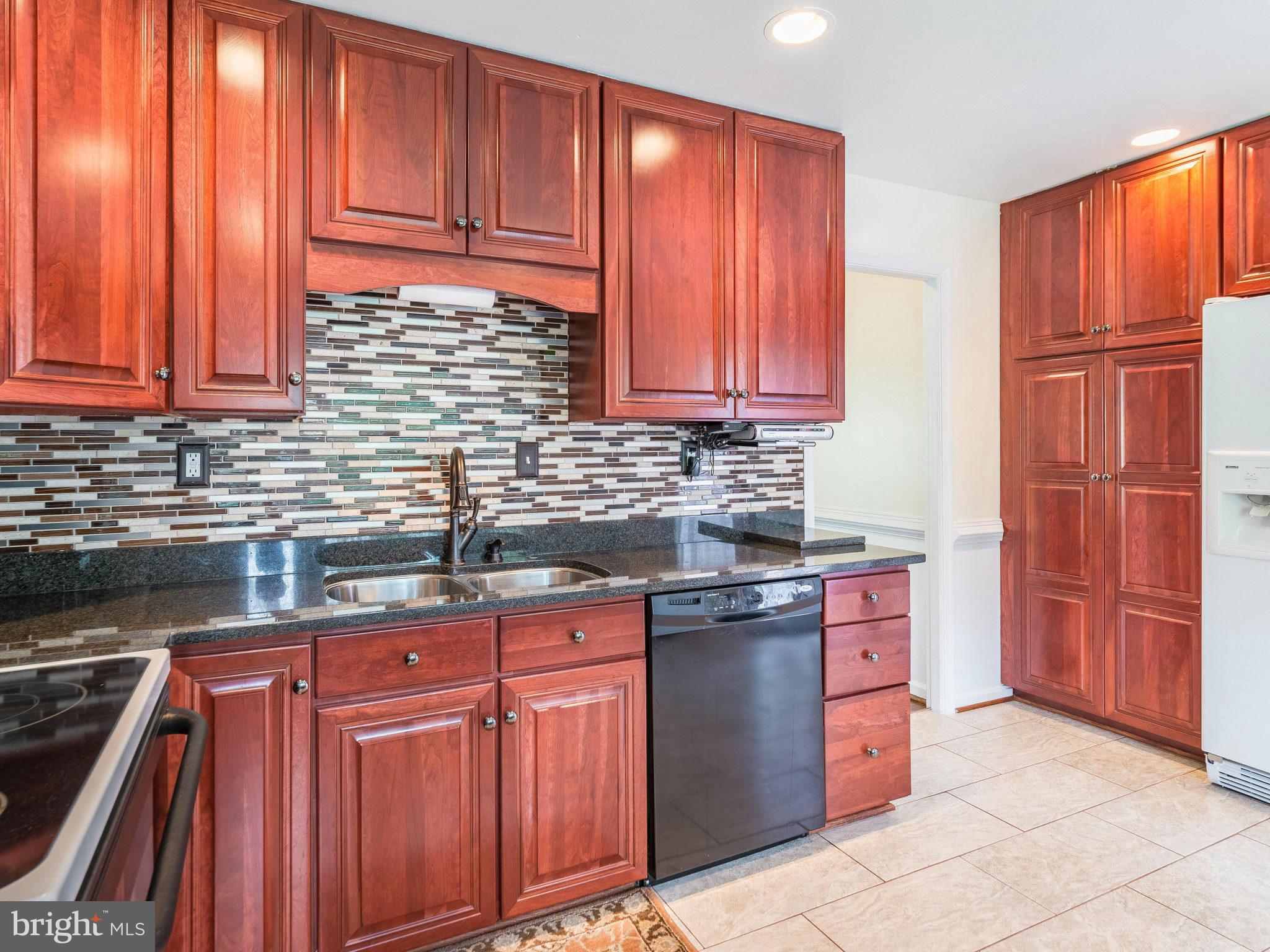 1118 Springvale Road Great Falls, VA 22066 - Photo 8 of 30 Kitchen