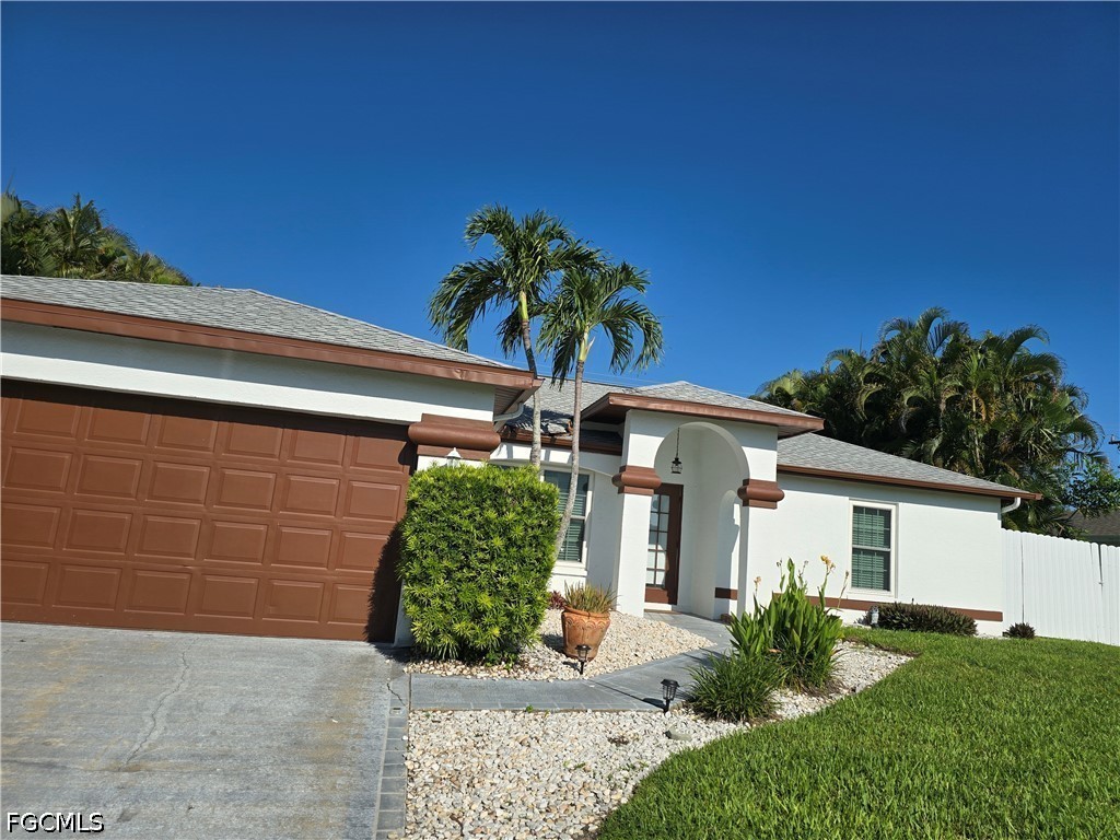 2136 Southeast 8th Avenue Cape Coral, FL 33990 - Photo 3 of 27