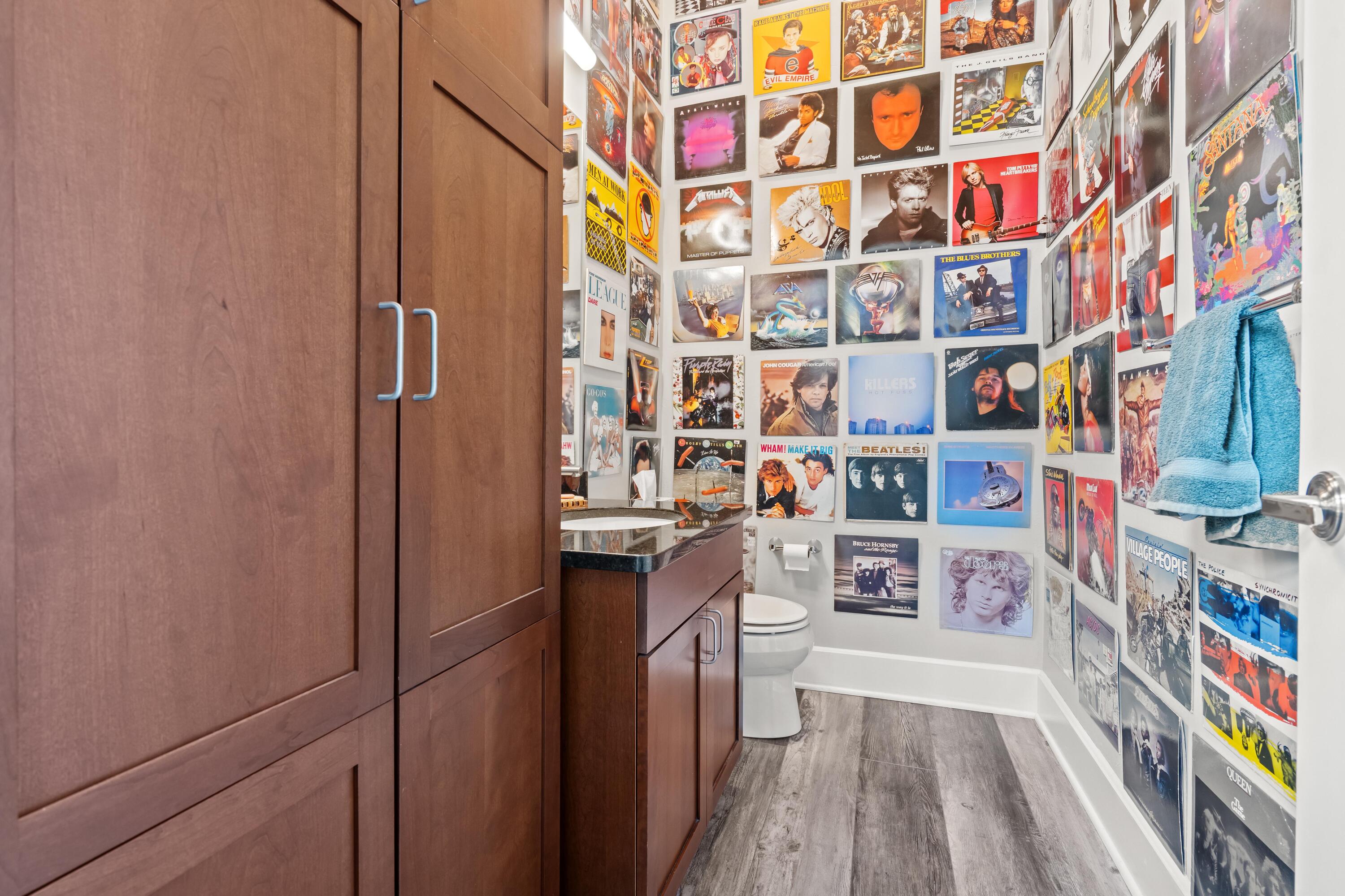 27 Library Street Northeast, Unit 202 Grand Rapids, MI 49503 - Photo 18 of 44 Bathroom