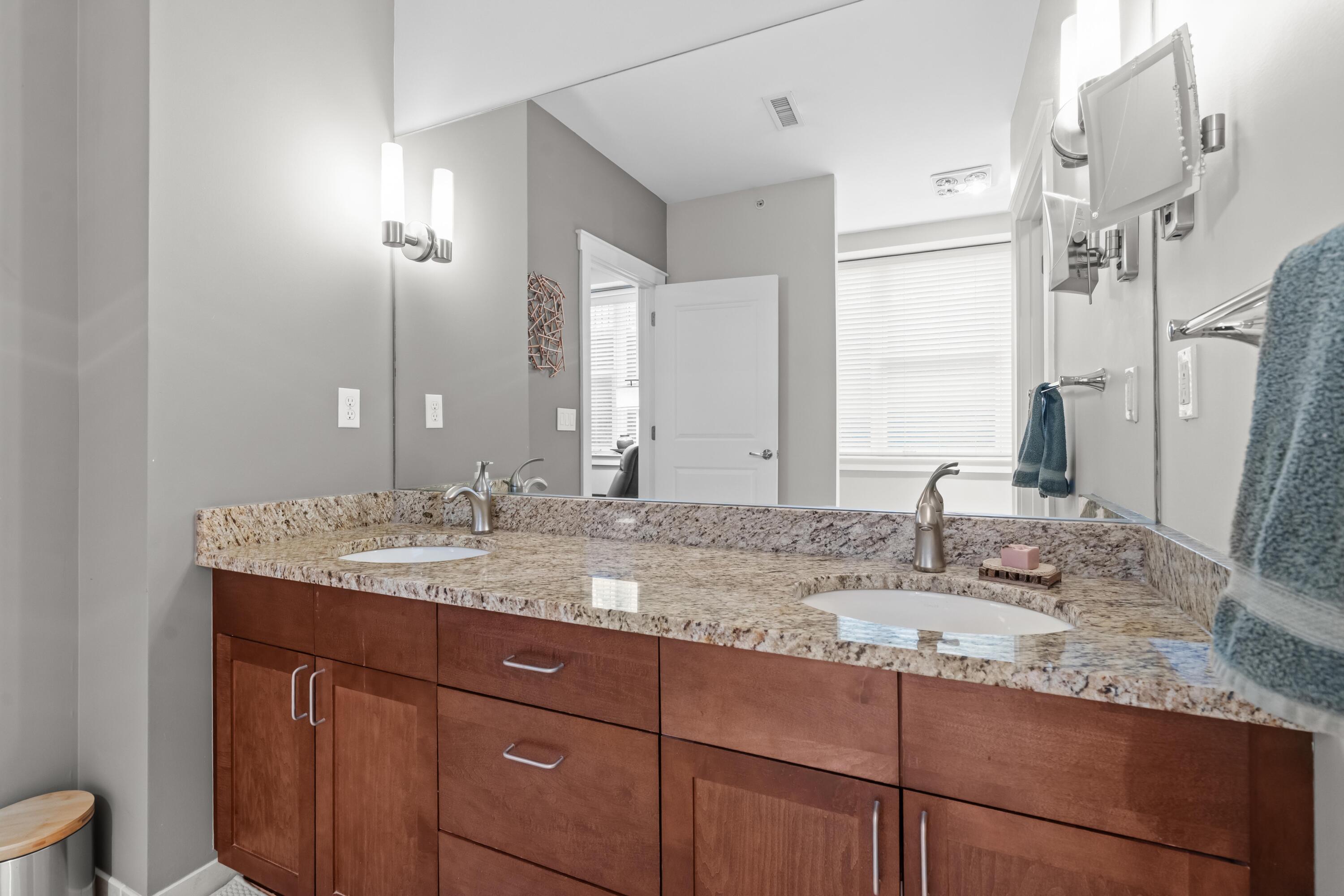 27 Library Street Northeast, Unit 202 Grand Rapids, MI 49503 - Photo 25 of 44 Primary Bathroom