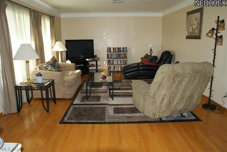 275 South Raccoon Road Youngstown, OH 44515 - Photo 4 of 24 Gallery Image 4