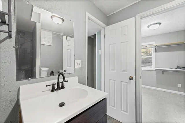 $280,000 | 6302 East 102nd Street, Kansas City, MO 64134