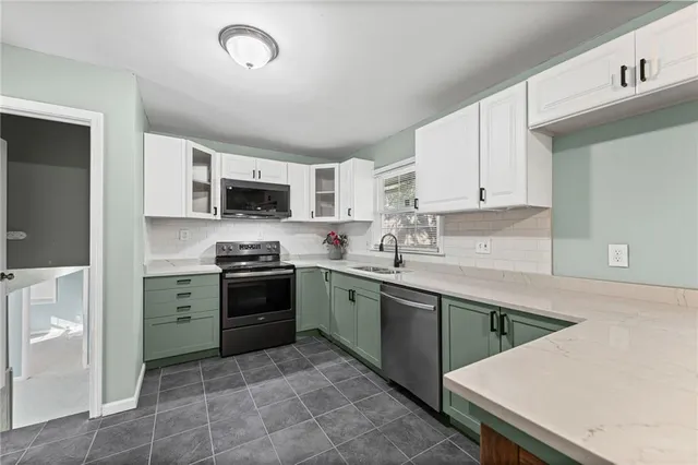 $280,000 | 6302 East 102nd Street, Kansas City, MO 64134