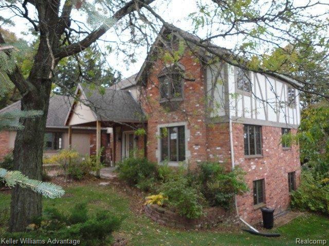 35603 Tall Pine Road Farmington, MI 48335 - Photo 2 of 16 E right (1)