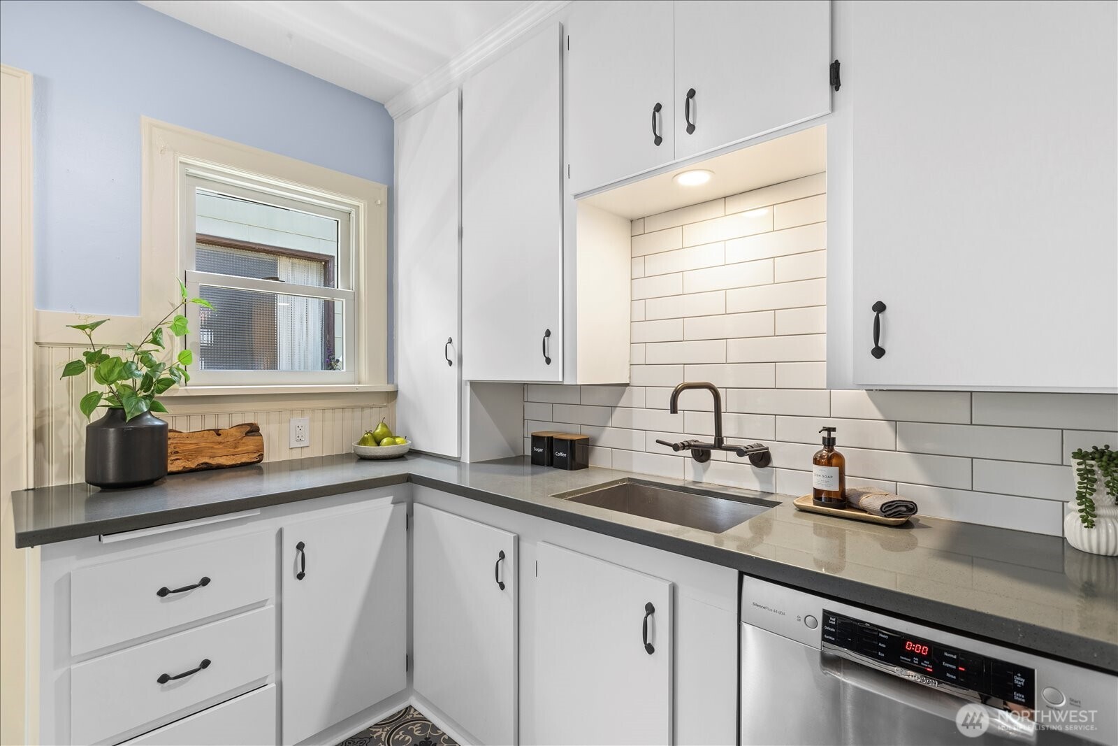 946 North 83rd Street Seattle, WA 98103 - Photo 7 of 26