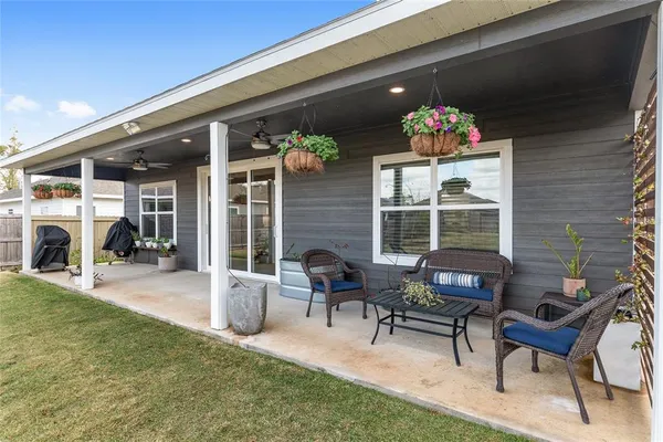 $416,000 | 1414 Southwest 66th Drive, Gainesville, FL 32607