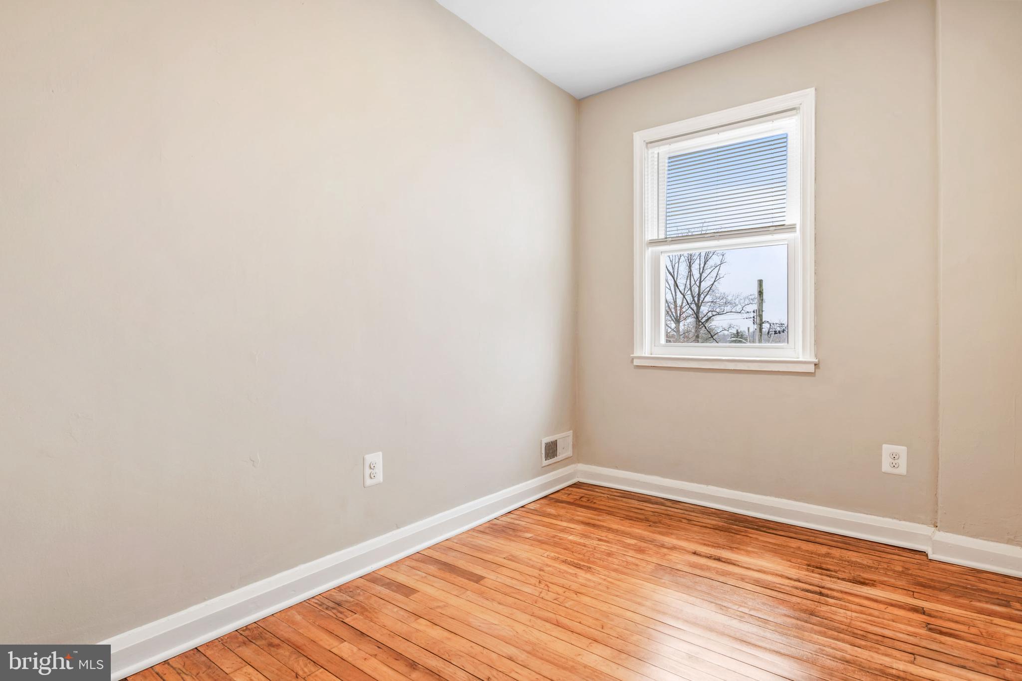 8300 Edgedale Road Parkville, MD 21234 - Photo 33 of 60