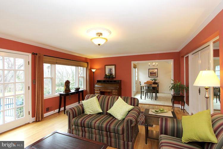 3229 Park View Road Chevy Chase, MD 20815 - Photo 14 of 29 Family Room