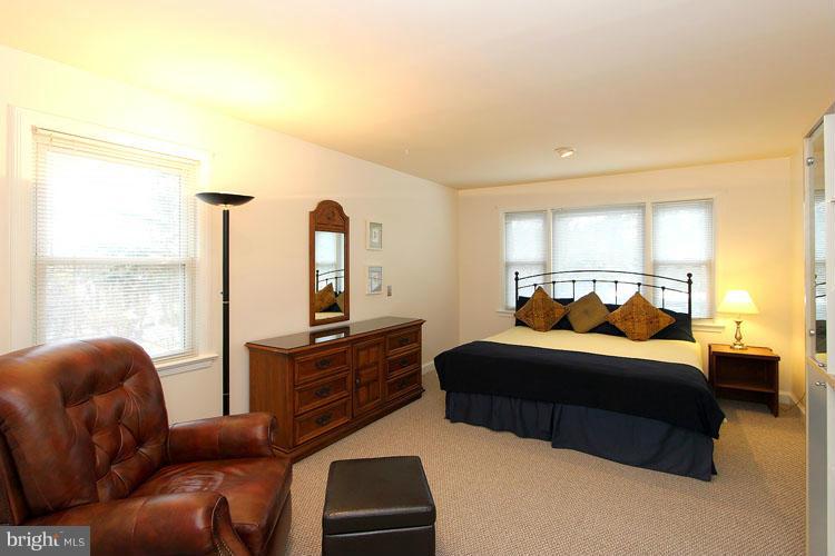 3229 Park View Road Chevy Chase, MD 20815 - Photo 20 of 29 Large Bedroom #2 w/double-wide closet