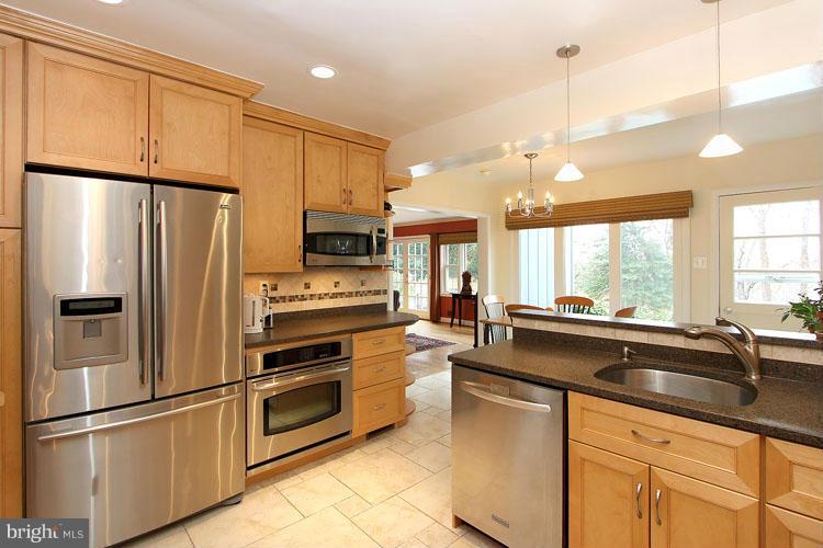 3229 Park View Road Chevy Chase, MD 20815 - Photo 8 of 29 Gourmet Kitchen with SS appliances