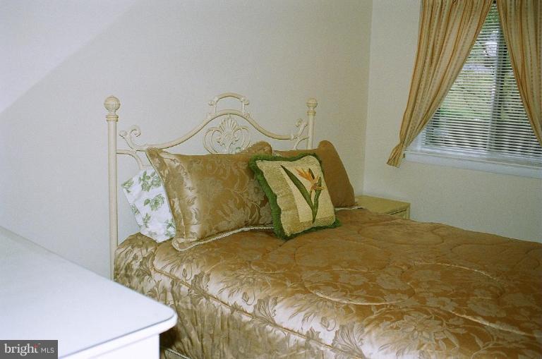 100 Cross Keys Road, Unit R100B Baltimore, MD 21210 - Photo 7 of 7 Master Bedroom #2