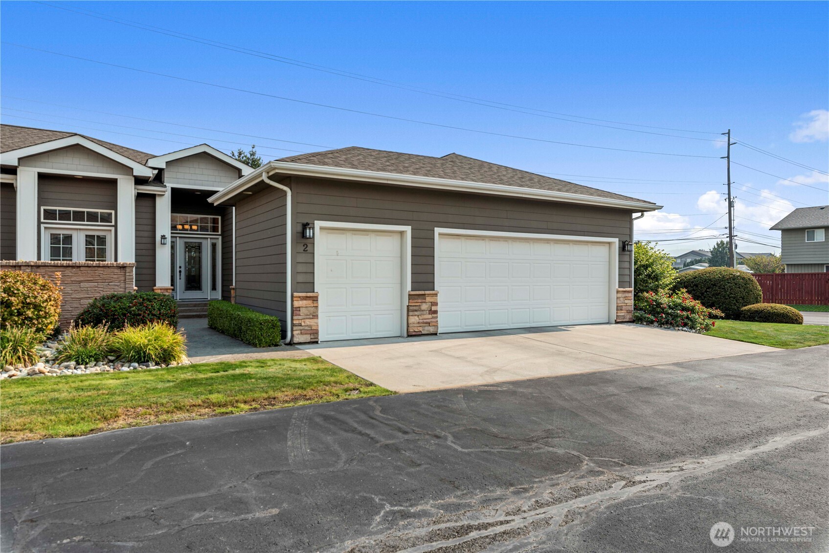 1845 Maple Street, Unit 2 Wenatchee, WA 98801 - Photo 2 of 31