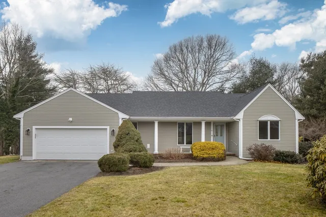 $899,000 | 21 Hitching Post Road, Mattapoisett, MA 02739