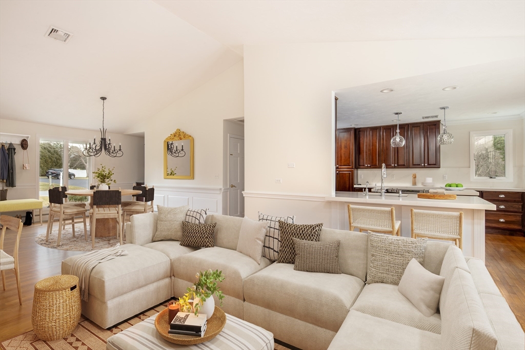 21 Hitching Post Road Mattapoisett, MA 02739 - Photo 8 of 40