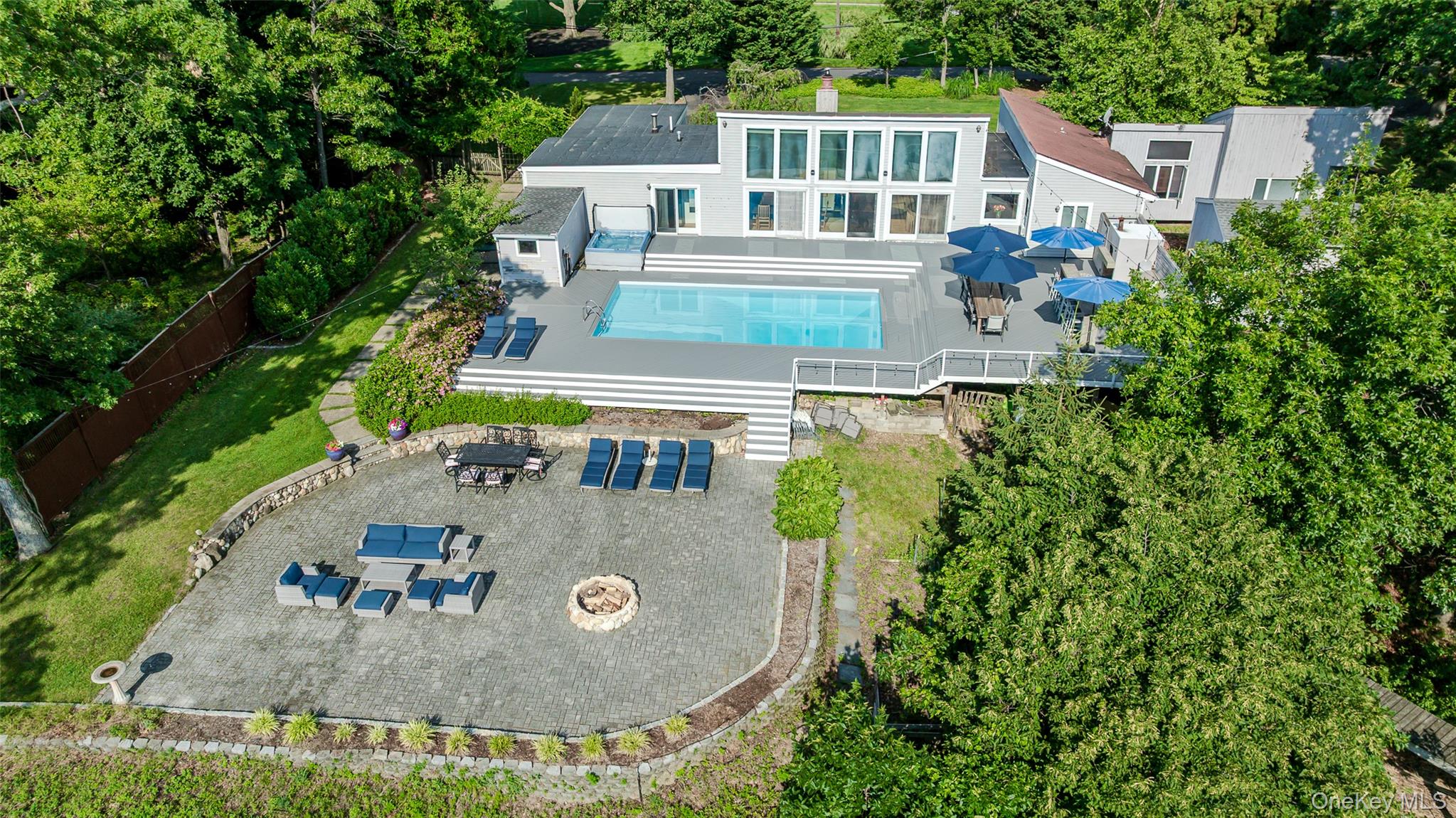 20 Bevin Road Northport, NY 11768 - Photo 3 of 43