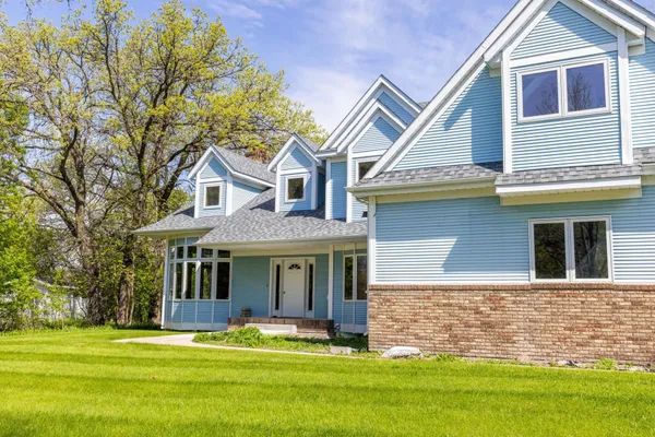 $874,900 | 1301 64th Avenue North, Fargo, ND 58102