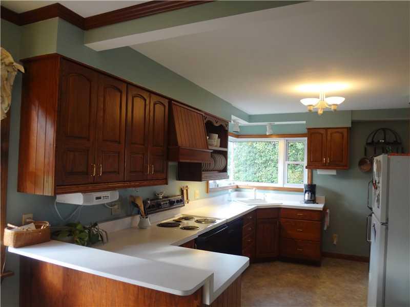 2706 Graceland Road New Castle, PA 16105 - Photo 9 of 18 Kitchen.