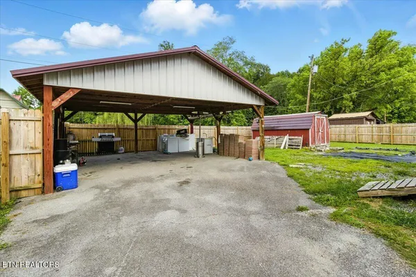 $168,000 | 409 Meadow Lane, Middlesboro, KY 40965