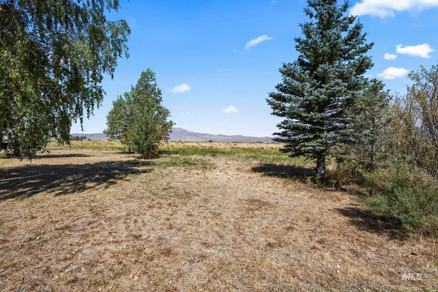 $535,000 | 80 Highway 20, Fairfield, ID 83327