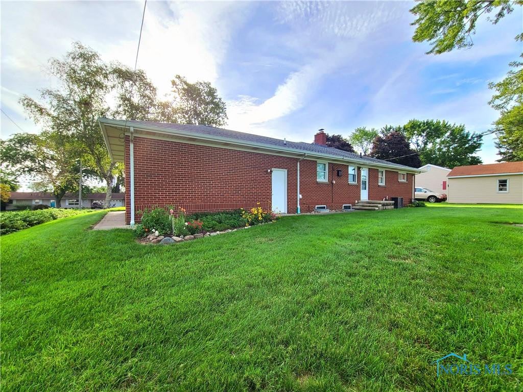 866 Burr Road Wauseon, OH 43567 - Photo 4 of 37 Gallery Image 4