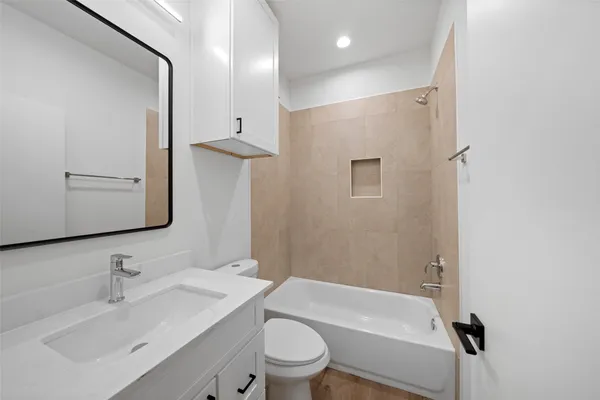 $2,299 | 1408 Enid Street, Unit C, Houston, TX 77009