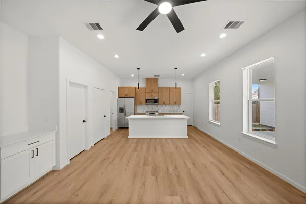 $2,299 | 1408 Enid Street, Unit C, Houston, TX 77009