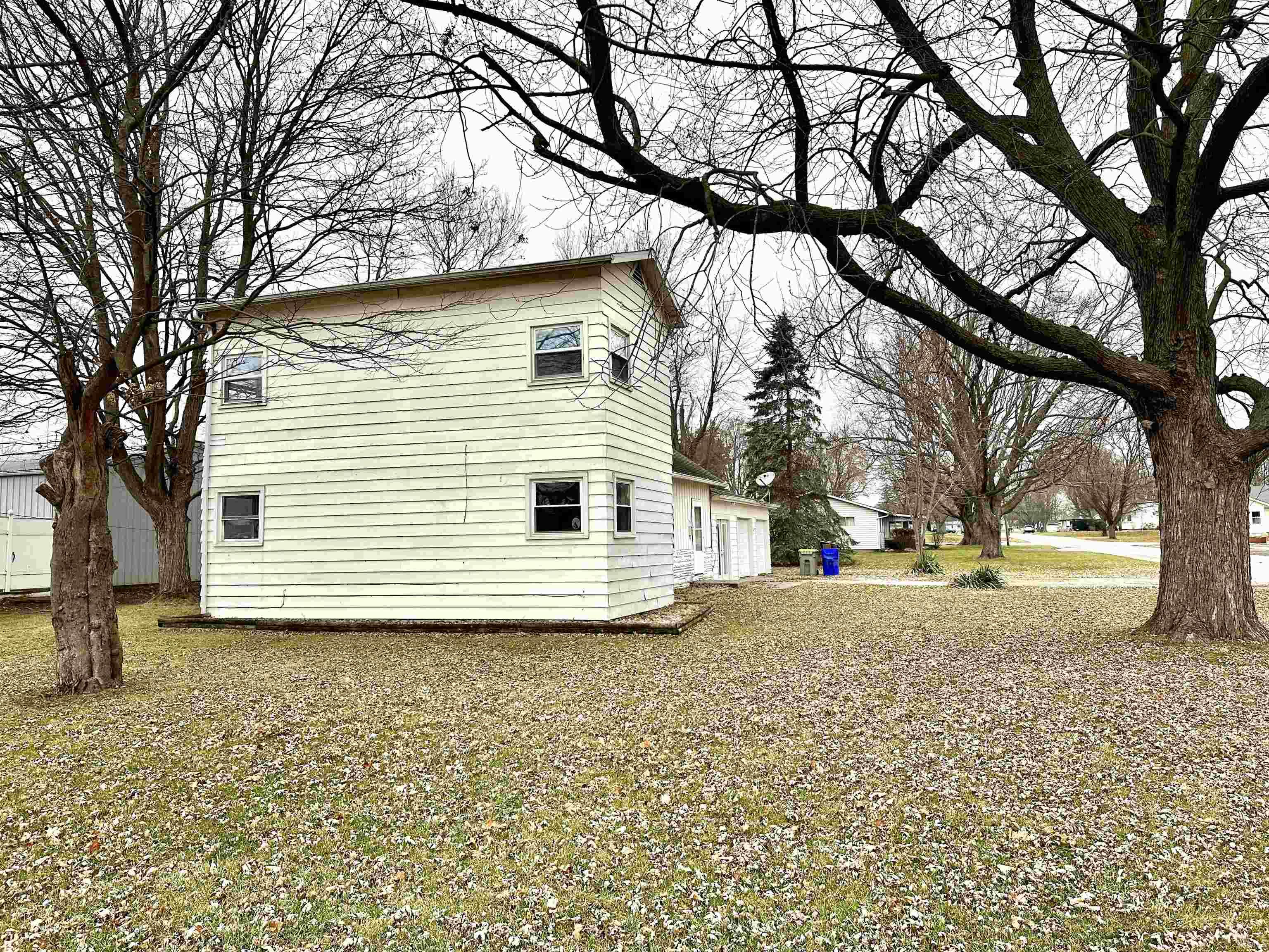 202 James Street Butler, IN 46721 - Photo 4 of 29