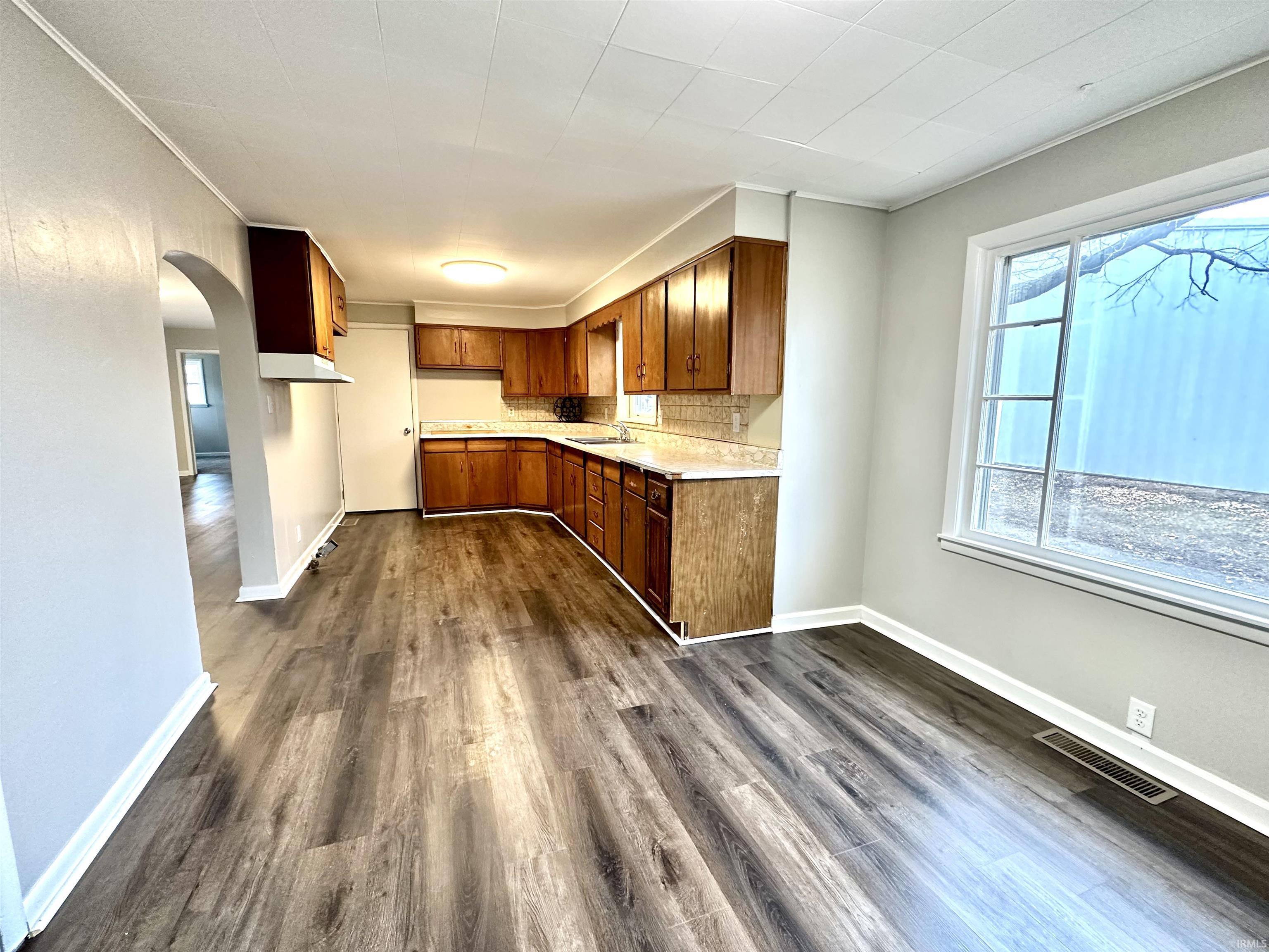 202 James Street Butler, IN 46721 - Photo 8 of 29