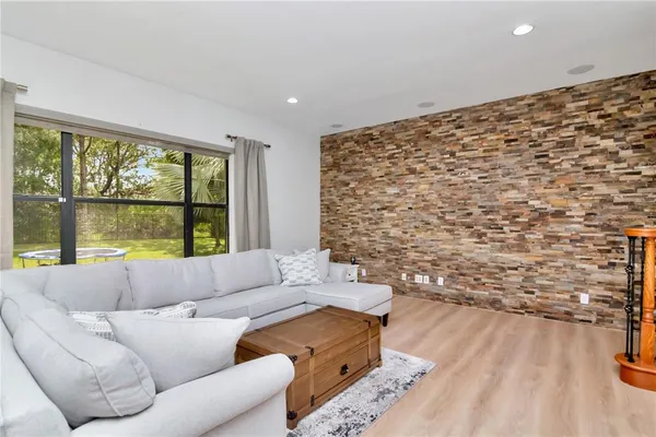 $5,500 | 20110 Pond Spring Way, Tampa, FL 33647