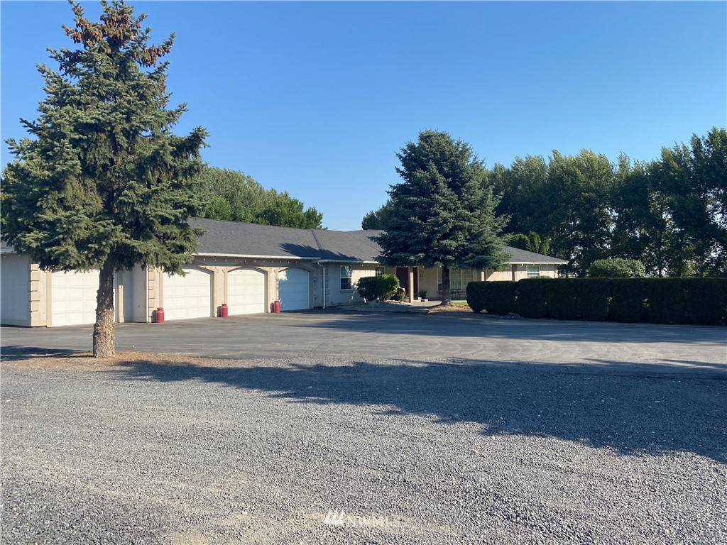 234 Lynn Road Northeast Moses Lake, WA 98837 - Photo 1 of 40 Gallery Image 1