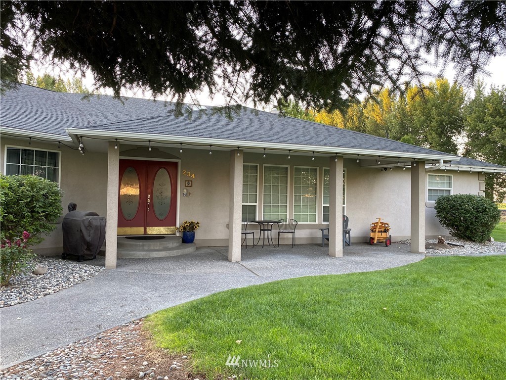 234 Lynn Road Northeast Moses Lake, WA 98837 - Photo 4 of 40 Gallery Image 4