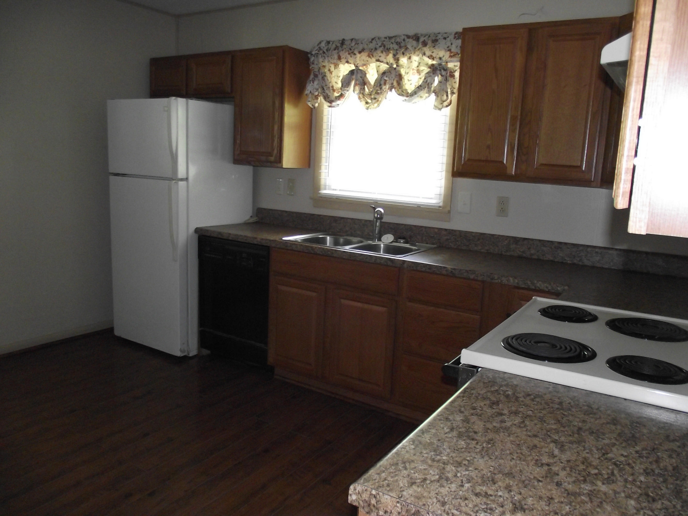 906 Valley Road Kingston, TN 37763 - Photo 12 of 30 003