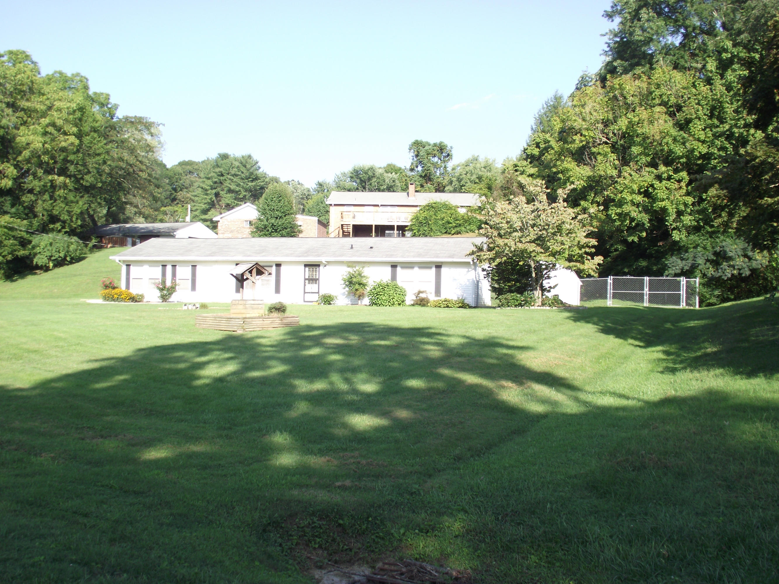 906 Valley Road Kingston, TN 37763 - Photo 5 of 30 003