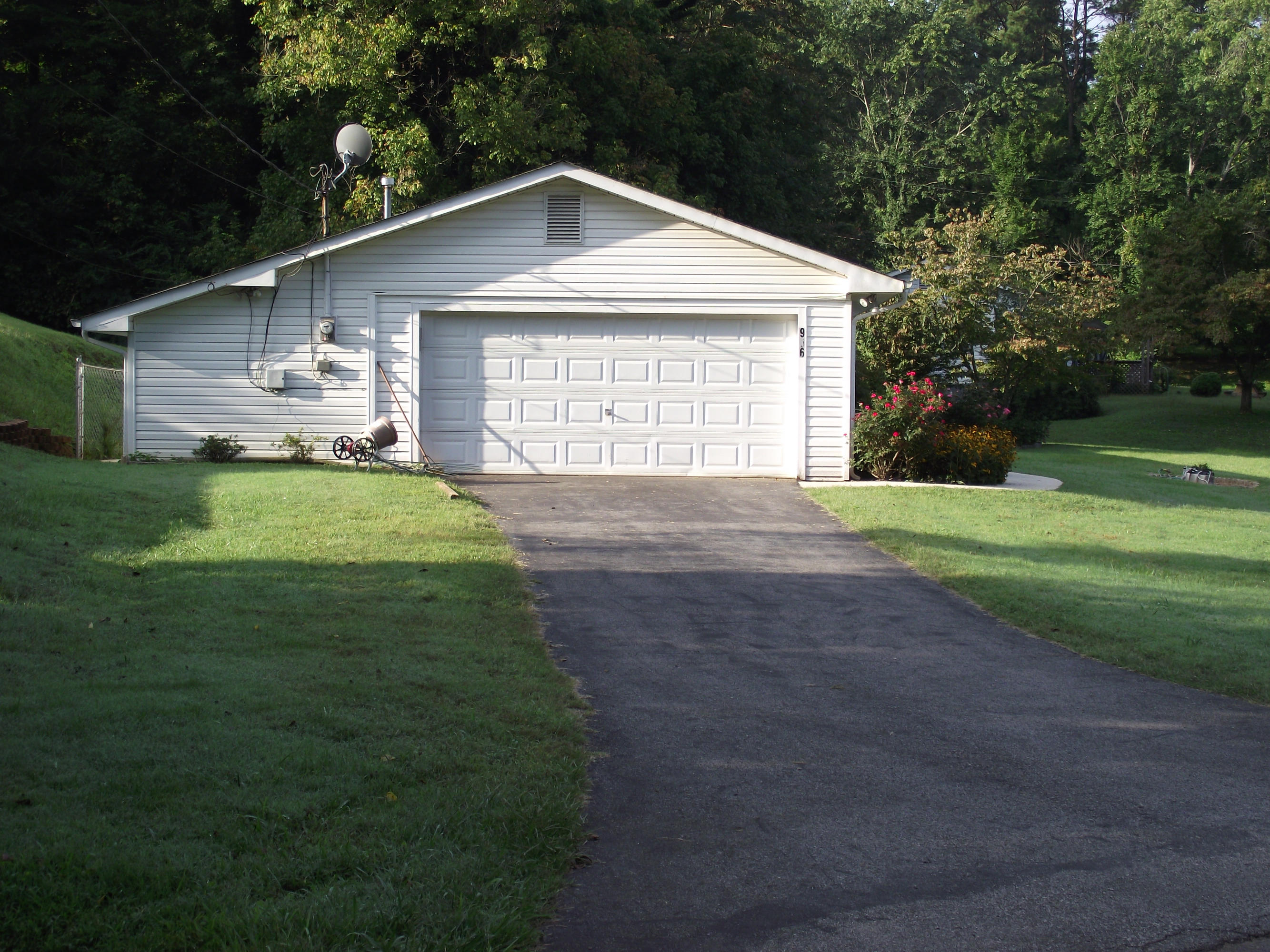 906 Valley Road Kingston, TN 37763 - Photo 9 of 30 007