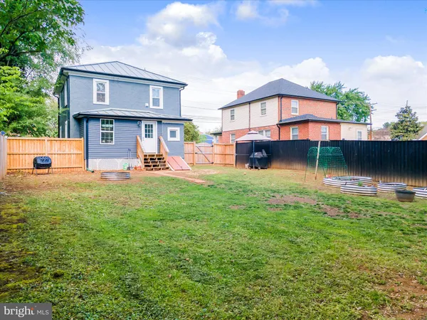 $371,000 | 511 Virginia Avenue, Front Royal, VA 22630