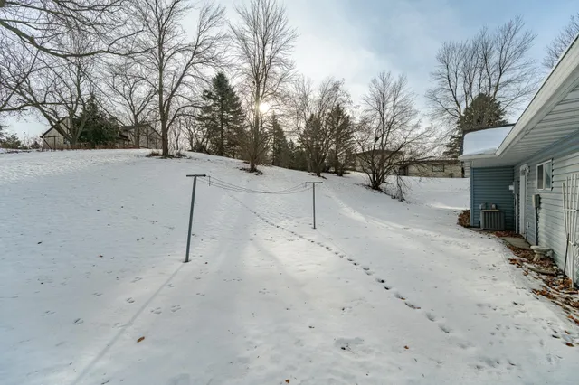 $287,000 | 490 County Road 11 Northeast, Pine Island, MN 55963