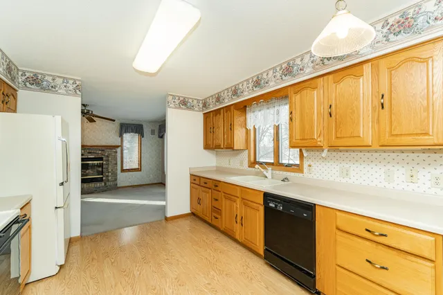 $287,000 | 490 County Road 11 Northeast, Pine Island, MN 55963