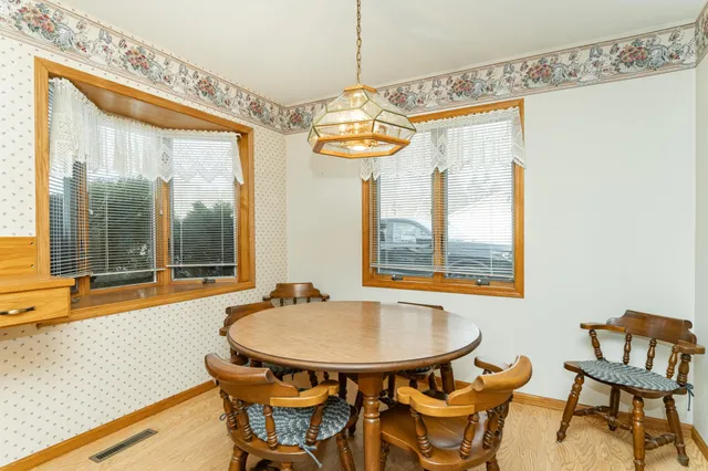 $287,000 | 490 County Road 11 Northeast, Pine Island, MN 55963