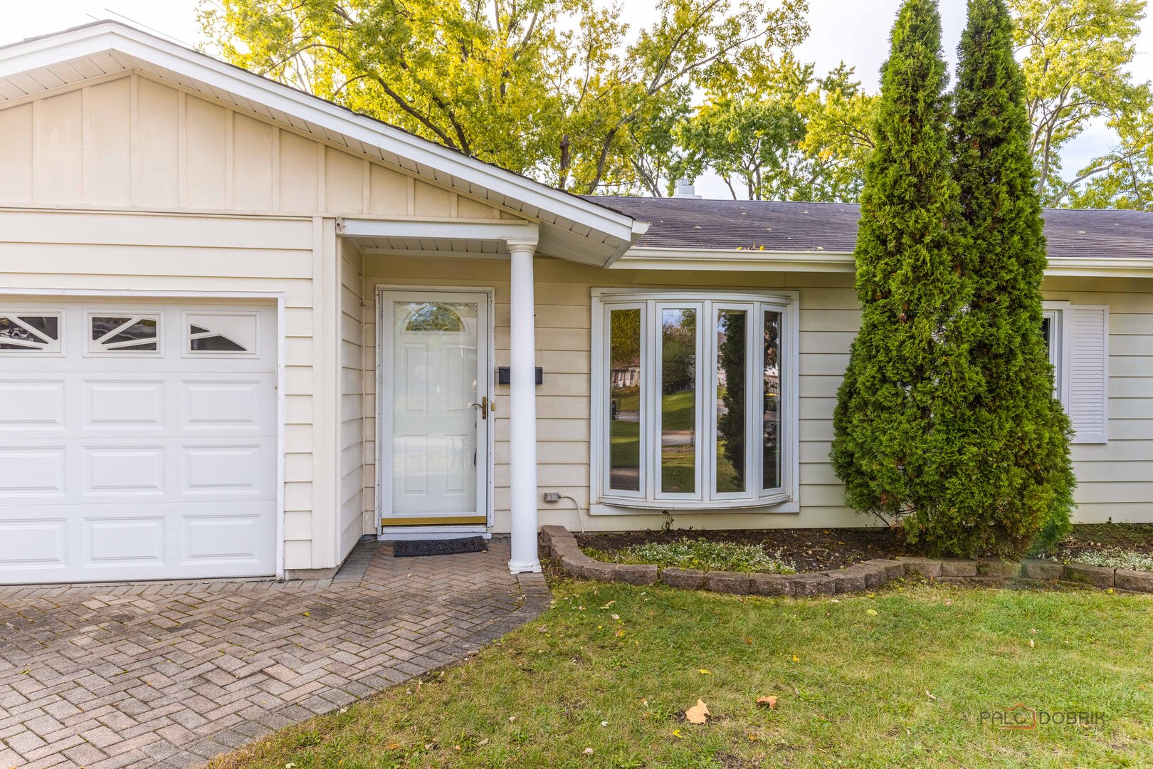 533 Cherry Lane Glenview, IL 60025 - Photo 2 of 33 front view of a house with a yard