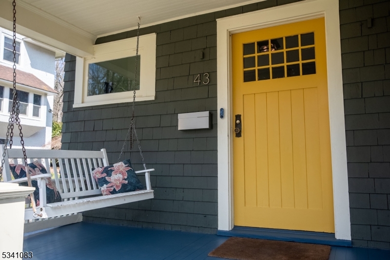 43 Ridgewood Terrace Maplewood, NJ 07040 - Photo 3 of 44