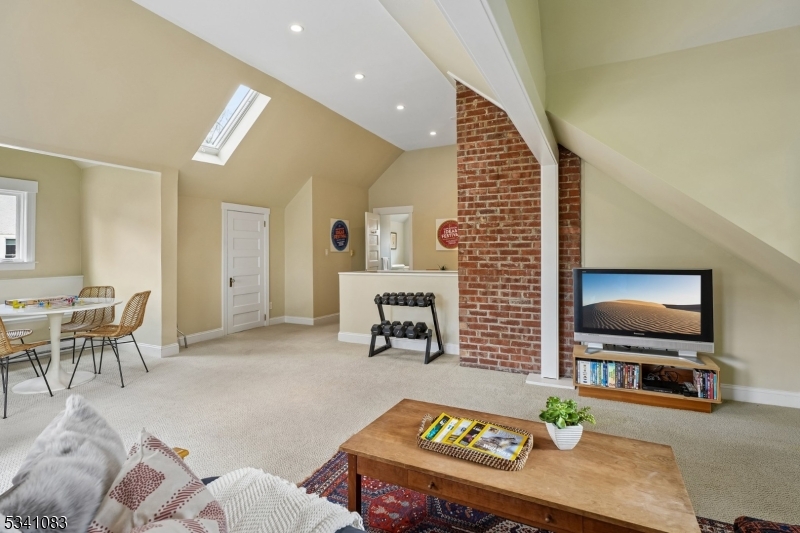 43 Ridgewood Terrace Maplewood, NJ 07040 - Photo 32 of 44