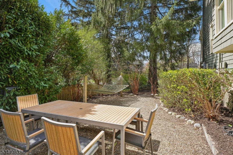 43 Ridgewood Terrace Maplewood, NJ 07040 - Photo 38 of 44