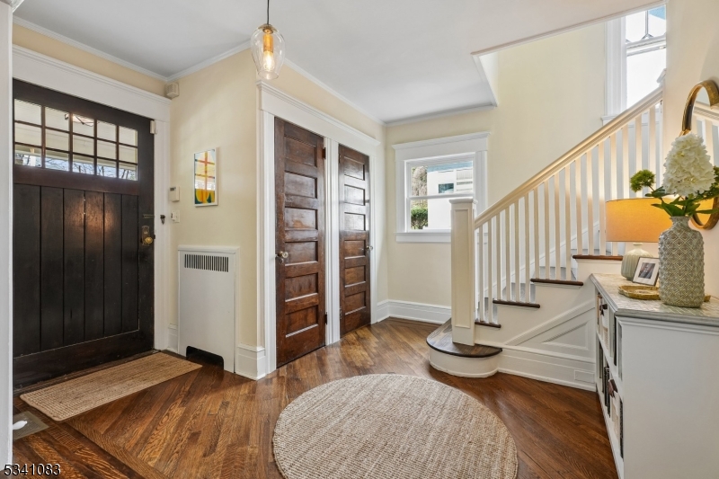 43 Ridgewood Terrace Maplewood, NJ 07040 - Photo 5 of 44