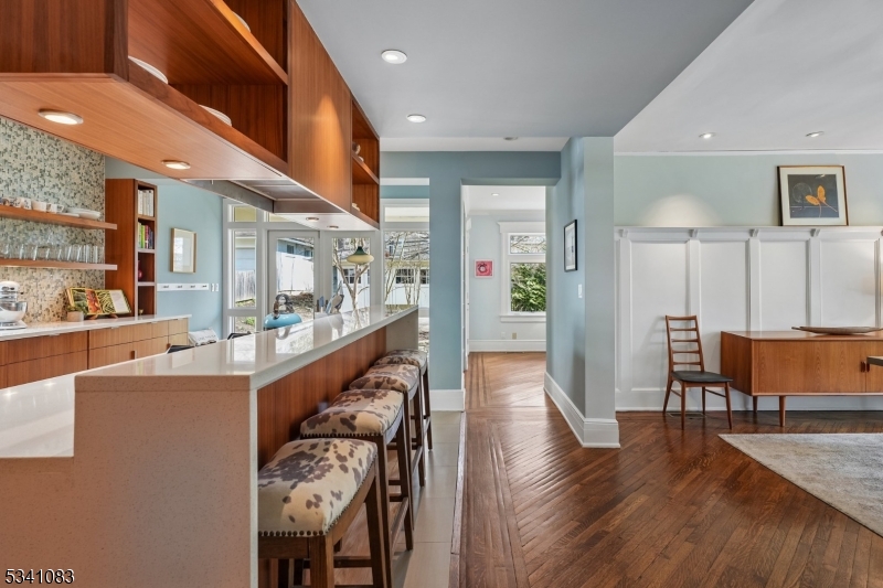 43 Ridgewood Terrace Maplewood, NJ 07040 - Photo 8 of 44