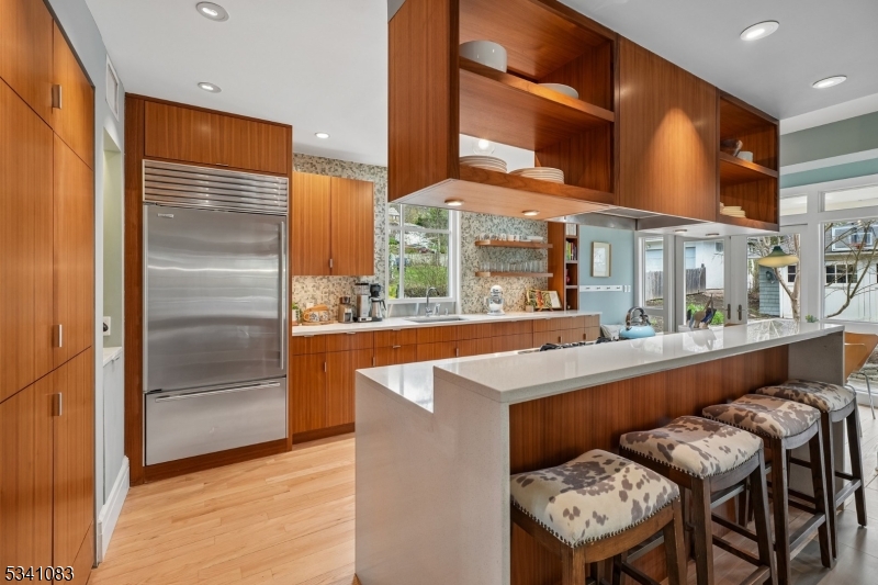 43 Ridgewood Terrace Maplewood, NJ 07040 - Photo 9 of 44