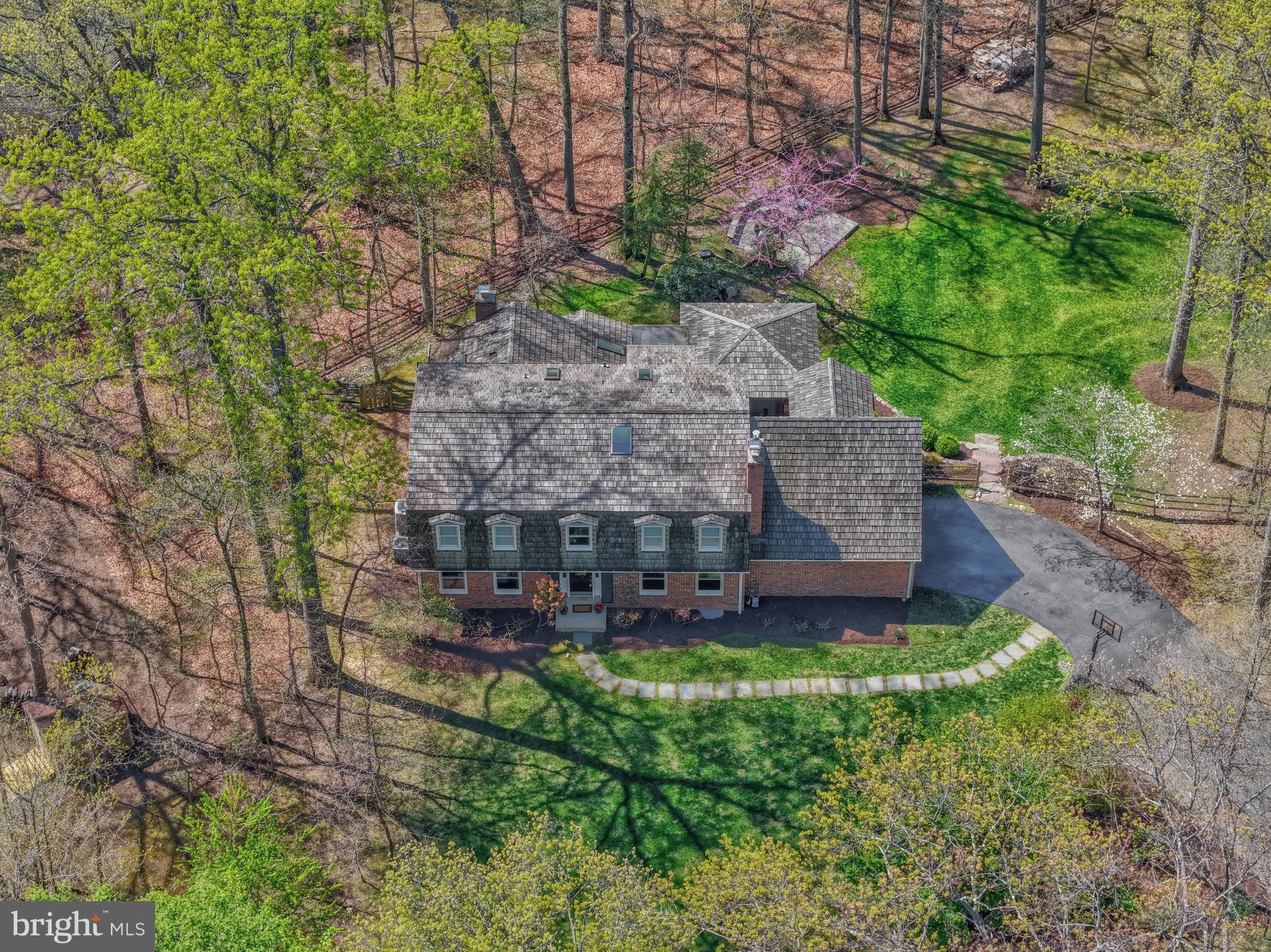 11809 State Rte 4707 Reston, VA 20191 - Photo 61 of 70 An aerial view shows the over 1/2 acre lot.