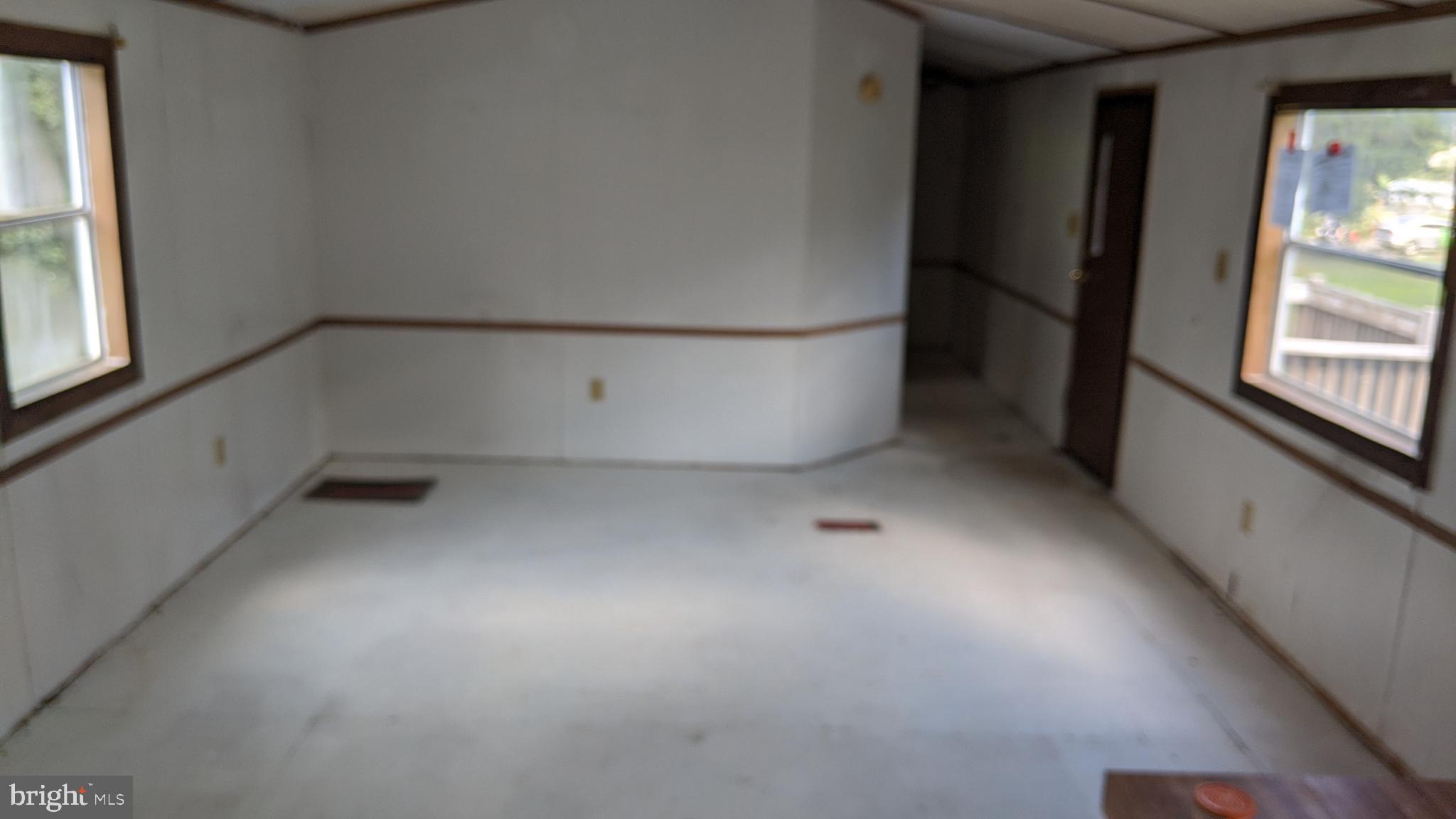 6484 Browning Road Culpeper, VA 22701 - Photo 5 of 13 Living room