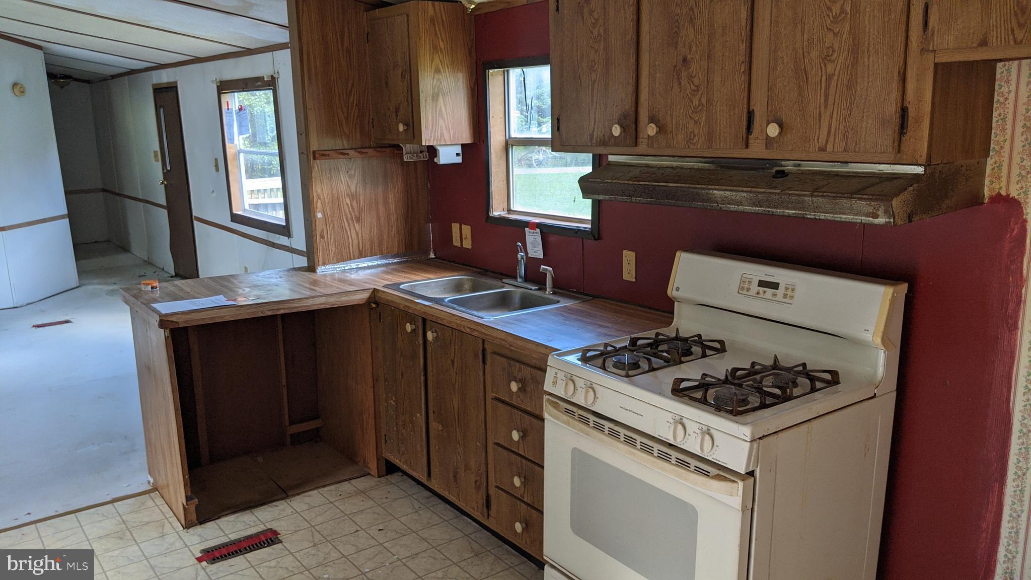 6484 Browning Road Culpeper, VA 22701 - Photo 6 of 13 Kitchen