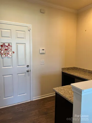 a view of utility room