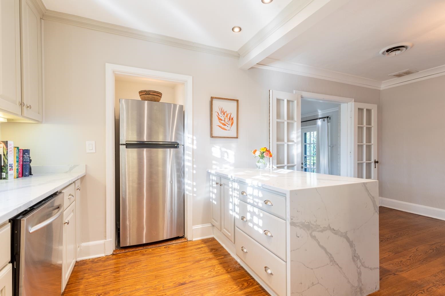 380 Holmes Circle Memphis, TN 38111 - Photo 13 of 22 a kitchen with stainless steel appliances granite countertop a refrigerator a stove and a refrigerator